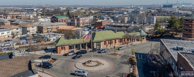 8 Crane Ave, Rutherford NJ  07070-2807 exterior