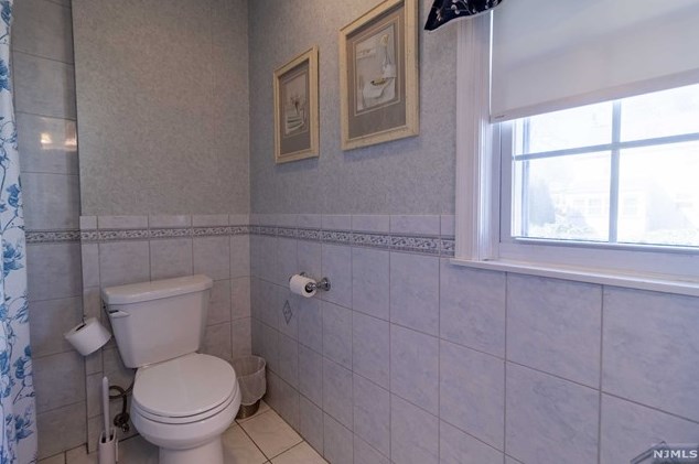 8 Crane Ave, Rutherford NJ  07070-2807 exterior