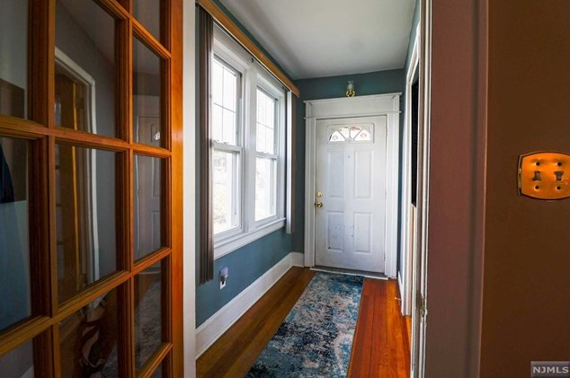 8 Crane Ave, Rutherford, NJ 07070