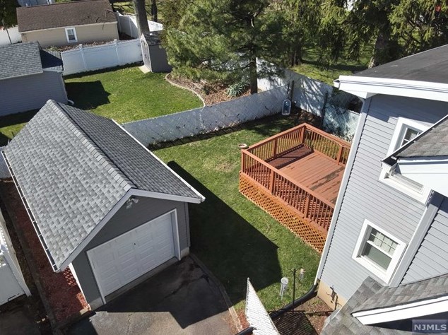 8 Crane Ave, Rutherford NJ  07070-2807 exterior