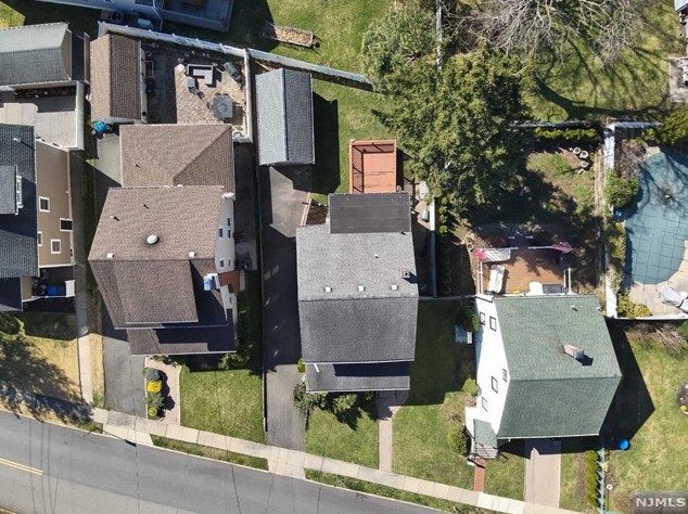 8 Crane Ave, Rutherford NJ  07070-2807 exterior