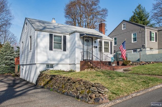 43 Franklin Ave, Hasbrouck Heights, NJ 07604