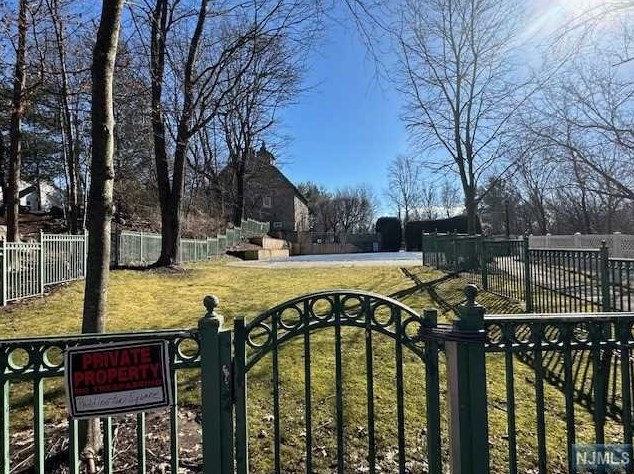 1452 York St, Mahwah NJ 07430-3263 exterior