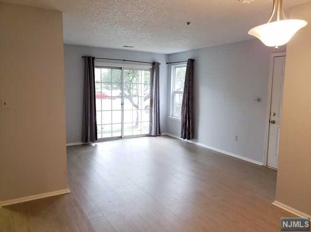 1452 York St, Mahwah NJ 07430-3263 exterior