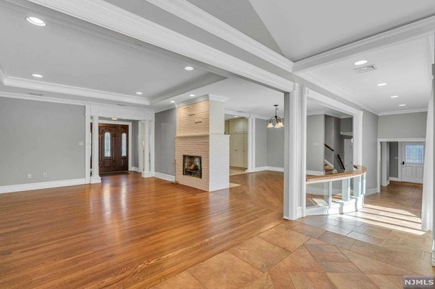 147 Saddlewood Dr, Hillsdale NJ  07642-1331 exterior
