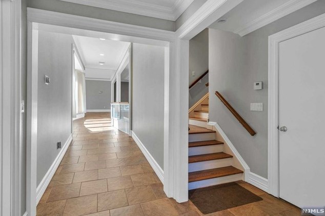 147 Saddlewood Dr, Hillsdale NJ  07642-1331 exterior