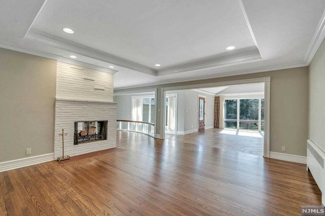147 Saddlewood Dr, Hillsdale NJ  07642-1331 exterior