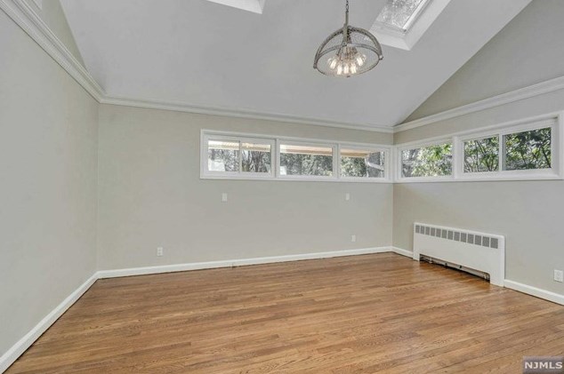 147 Saddlewood Dr, Hillsdale NJ  07642-1331 exterior