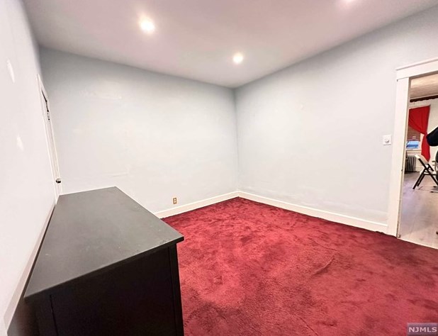 69 Barry Pl, Passaic Park NJ  07055-3413 exterior