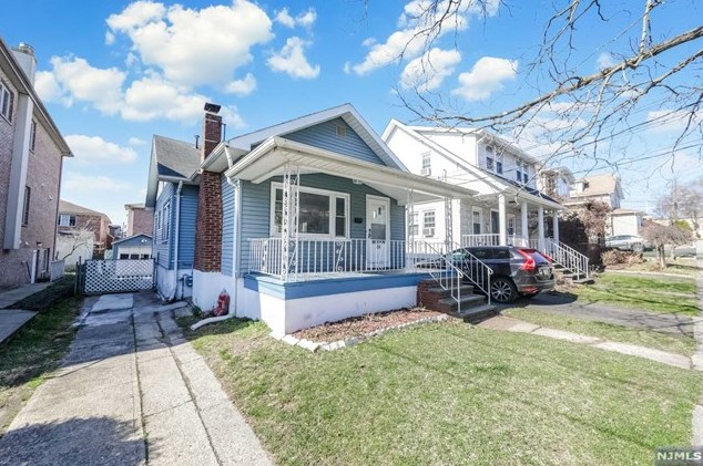 228 E Ruby Ave, Palisades Park, NJ 07650