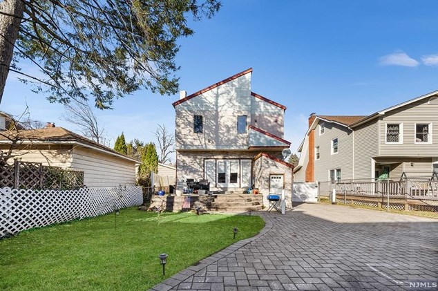 160 Smt Cross, Rutherford NJ 07070-2444 exterior