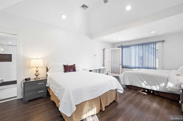 160 Smt Cross, Rutherford NJ 07070-2444 exterior