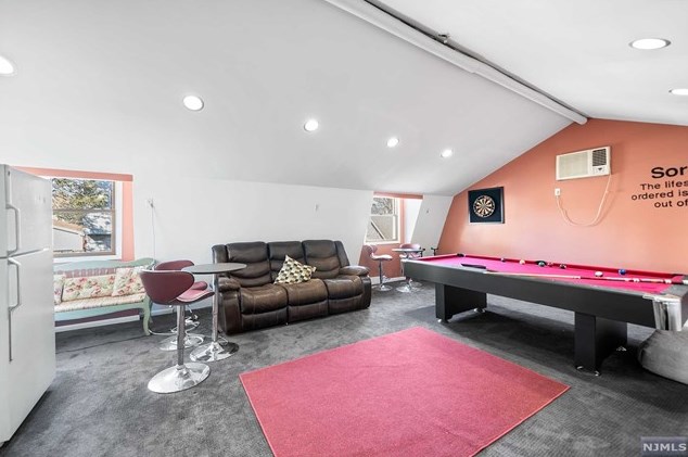 160 Smt Cross, Rutherford NJ 07070-2444 exterior