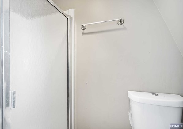 160 Smt Cross, Rutherford NJ 07070-2444 exterior