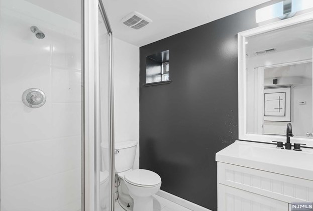 160 Smt Cross, Rutherford NJ 07070-2444 exterior