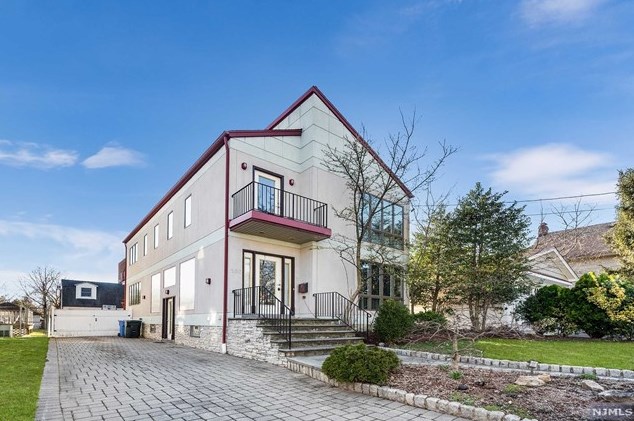 160 Summit Cross, Rutherford, NJ 07070-2444