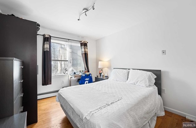 160 Smt Cross, Rutherford NJ 07070-2444 exterior