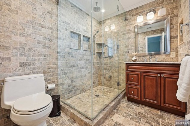 58 Gilmore Ave, Cresskill NJ  07626-1120 exterior