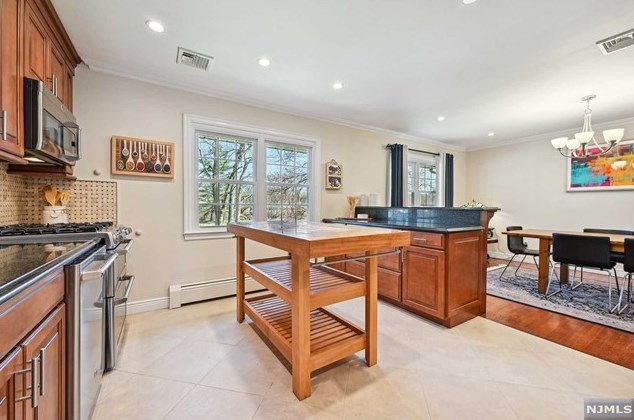 58 Gilmore Ave, Cresskill NJ  07626-1120 exterior