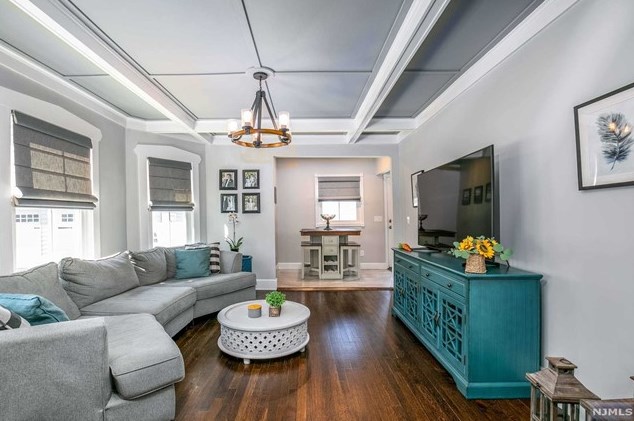 14 Courier Pl, Rutherford NJ  07070-1102 exterior