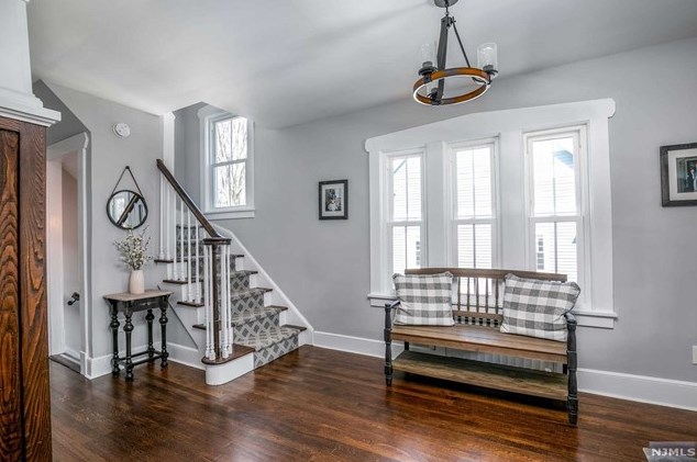 14 Courier Pl, Rutherford NJ  07070-1102 exterior