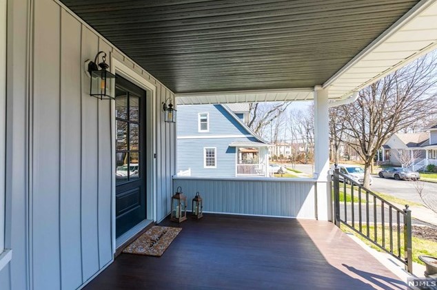 14 Courier Pl, Rutherford NJ  07070-1102 exterior