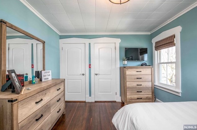 14 Courier Pl, Rutherford NJ  07070-1102 exterior