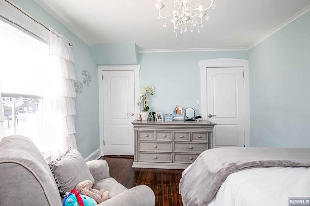 14 Courier Pl, Rutherford NJ  07070-1102 exterior