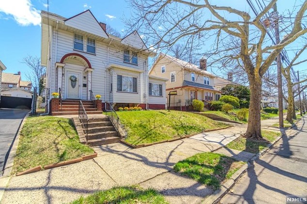361-363 Parker St, Newark, NJ 07104