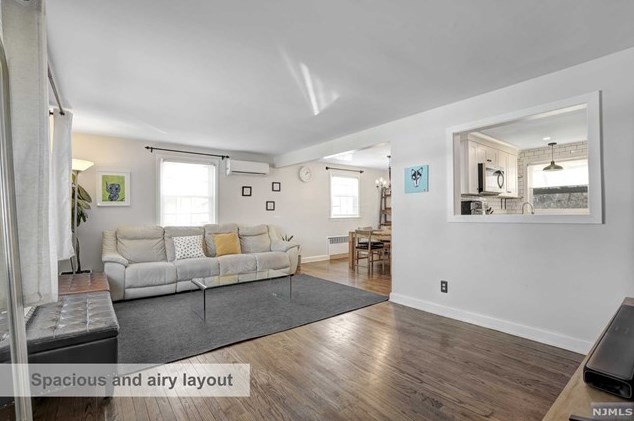 24 Highwood Ave, Waldwick, NJ 07463-1906