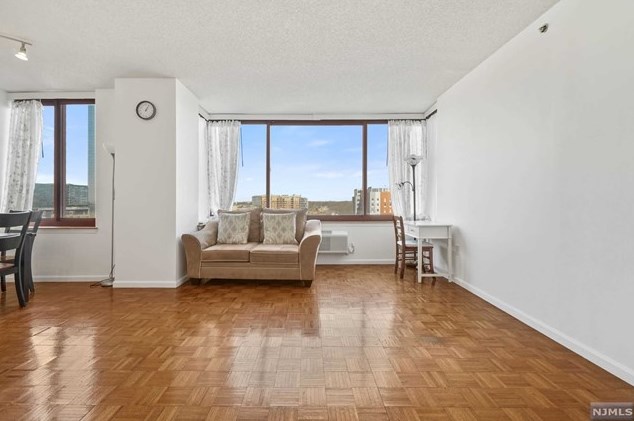 100 Old Palisade Rd #2212, West Fort Lee, NJ 07024