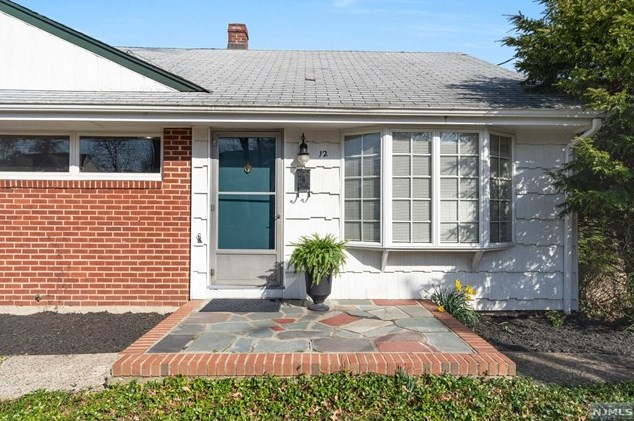 12 Prescott Rd, Ho Ho Kus, NJ 07423