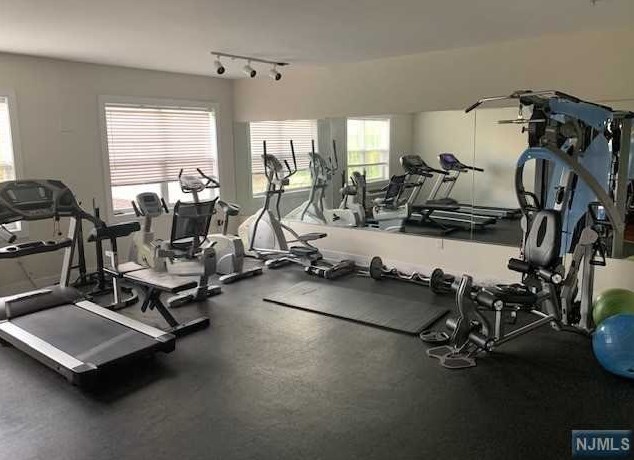 1 Parkway, Wallington NJ 07057-1028 exterior