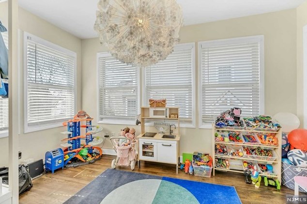 341 Herrick Ave, Teaneck NJ 07666-3306 exterior