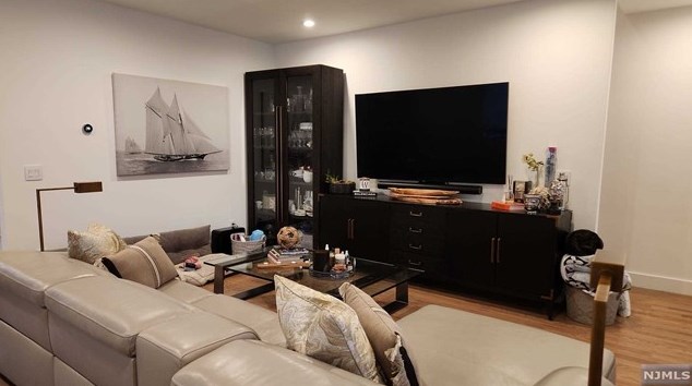 178 Tenafly Rd, Tenafly NJ  07670-2653 exterior