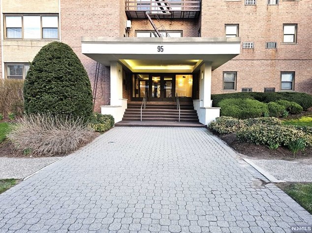 95 Orient Wy #5d, Rutherford, NJ 07070