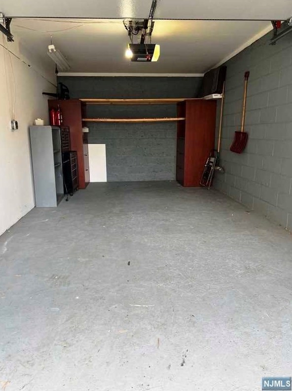 747 Riverside Ave, Lyndhurst NJ  07071-3041 exterior