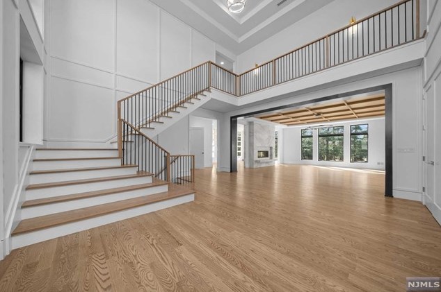 14 Rising Ridge Rd, Upper Saddle River, NJ 07458