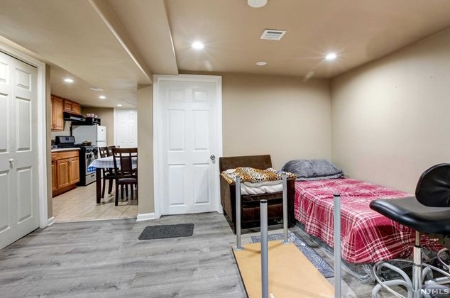 18 Bell St, Belleville NJ  07109-2731 exterior