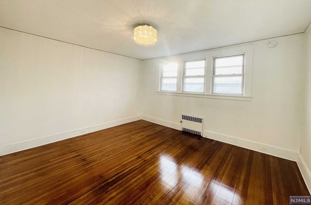 260 N 17th St #3, Bloomfield, NJ 07003