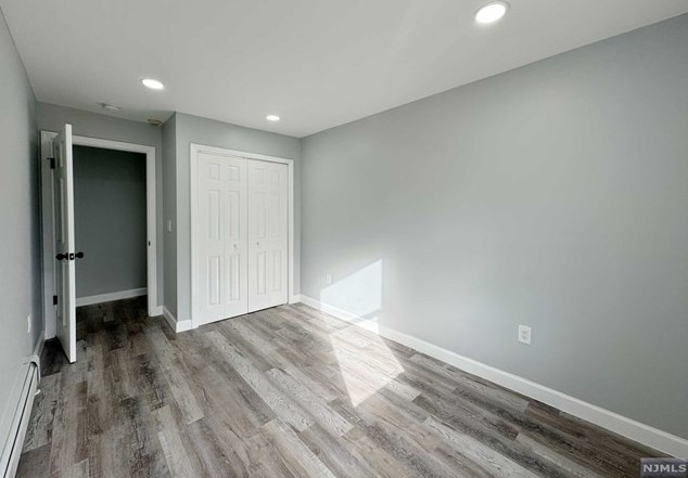 14 Madison Ave, Dumont NJ  07628-2343 exterior