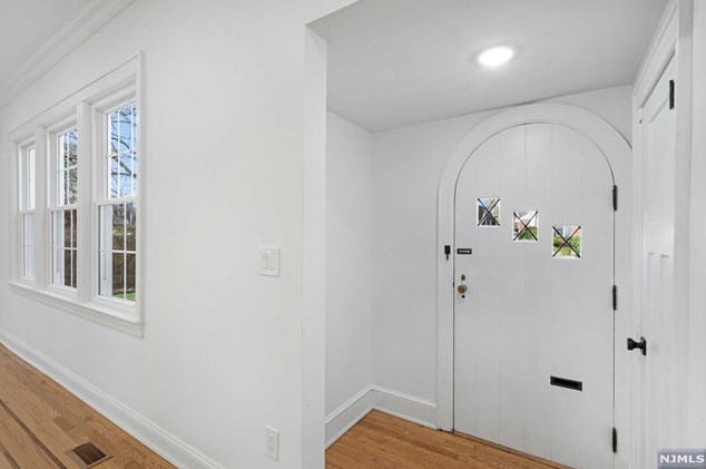 21 Raymond Ave, Rutherford NJ  07070-1131 exterior