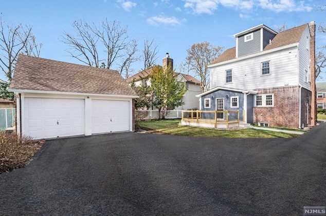 21 Raymond Ave, Rutherford NJ  07070-1131 exterior