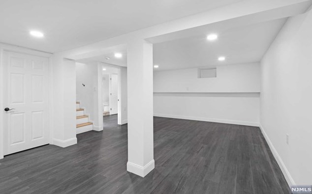 21 Raymond Ave, Rutherford NJ  07070-1131 exterior