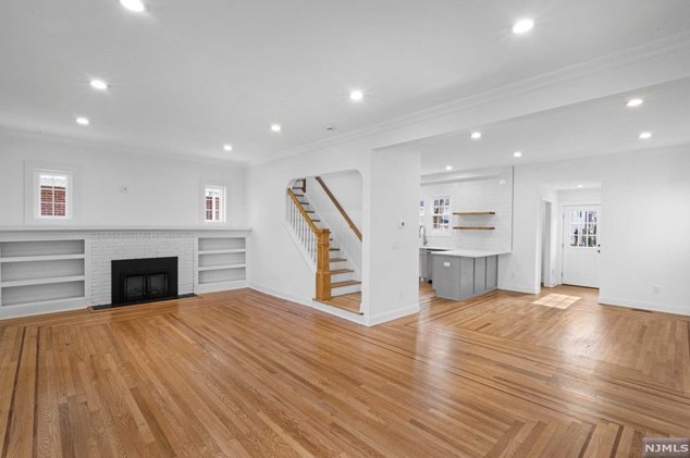 21 Raymond Ave, Rutherford NJ  07070-1131 exterior