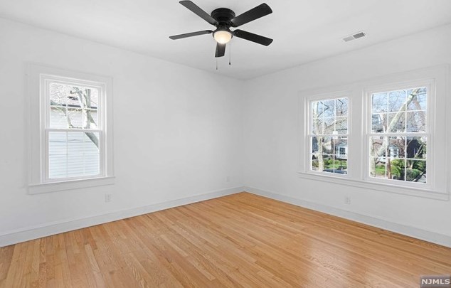 21 Raymond Ave, Rutherford NJ  07070-1131 exterior