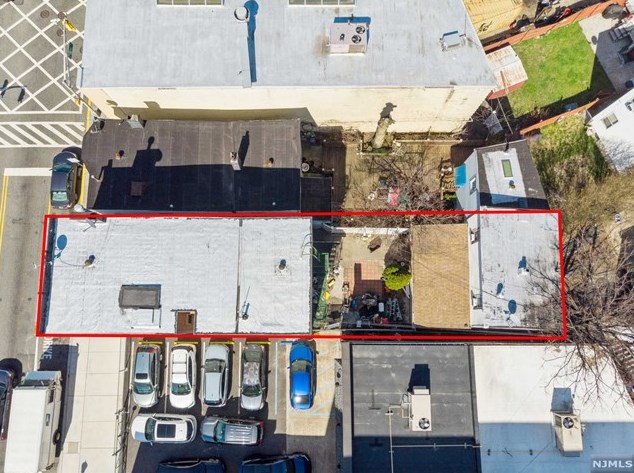 576 32nd St, Union City, NJ 07087