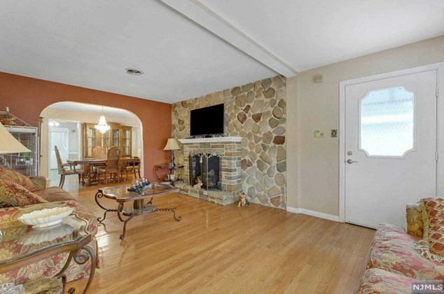 62 Fairmount Ave, North Arlington, NJ 07031