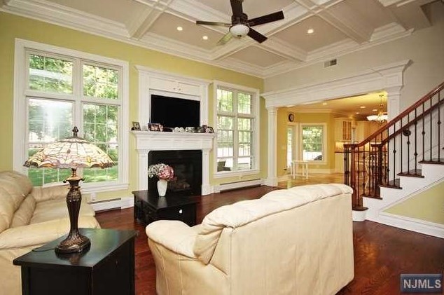 5 Day Ave, Tenafly, NJ 07670-1501