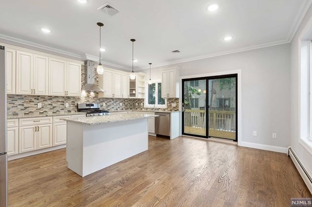 457 Lincoln Ave, Cliffside Park NJ  07010-1822 exterior